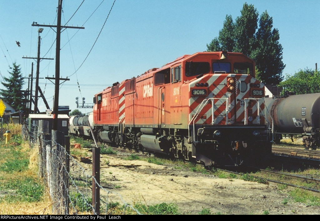 Eastbound manifest comes in for a crew change